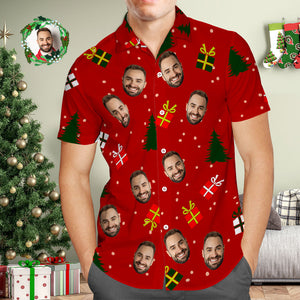 Camisa Hawaiana Personalizada Para Hombre Con Foto Personalizada Camisas Hawaianas Rojas Árbol De Navidad Y Regalos Feliz Navidad - MyFaceSocksMX